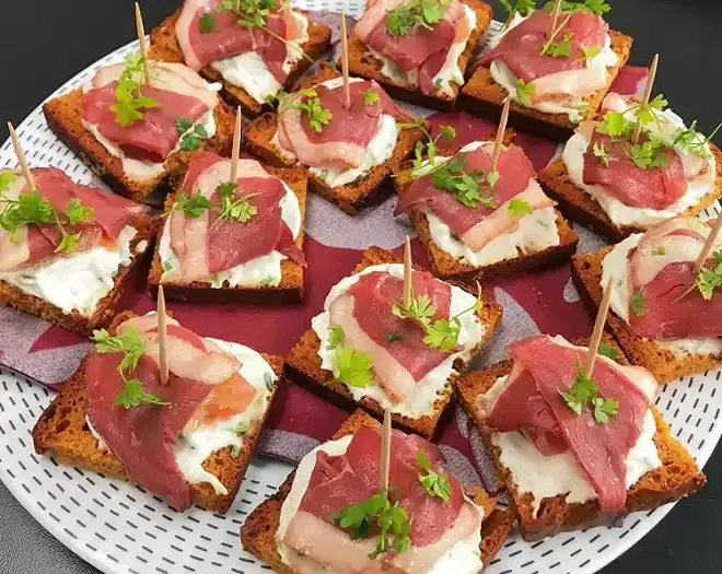Toasts fromage frais magrets de canard